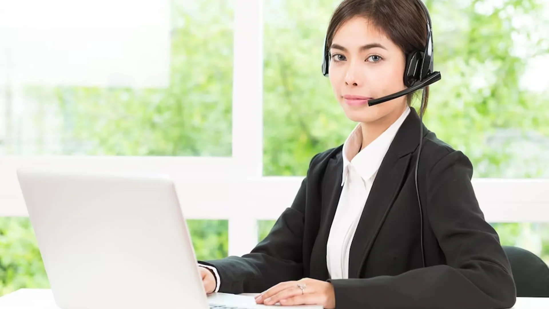 Đội ngũ hỗ trợ khách hàng M88SUT sẵn sàng phục vụ 24/7